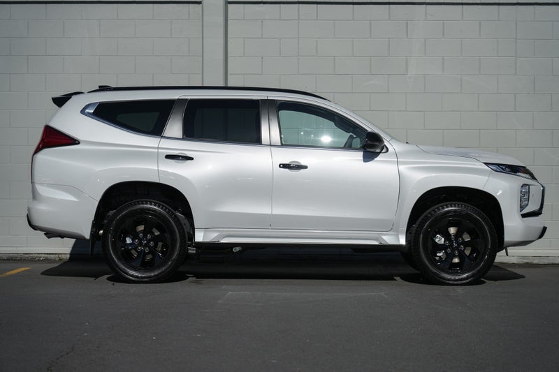 2025 Mitsubishi Pajero Sport VRX 2.4D 4WD image 4