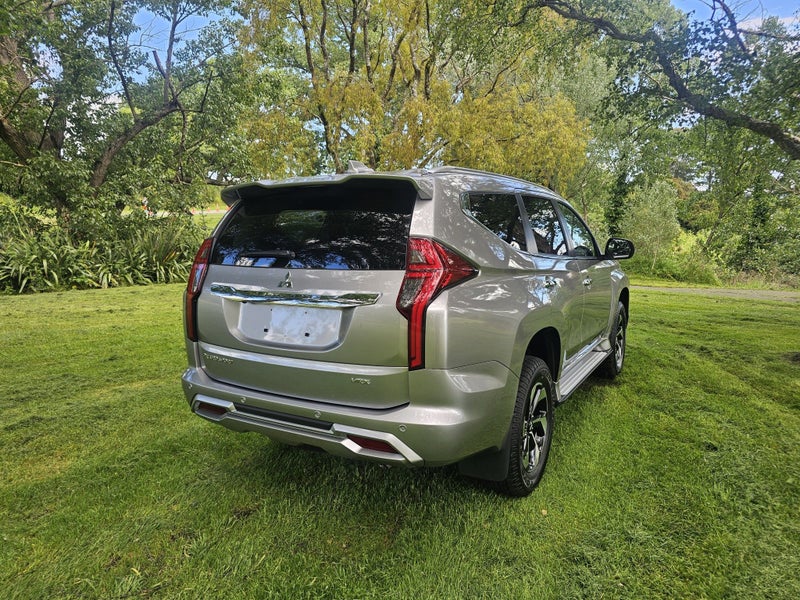 2025 Mitsubishi Pajero Sport VRX 2.4D 4WD 8AT image 3