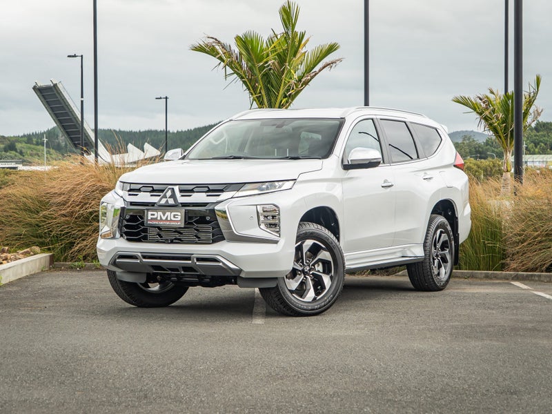 2025 Mitsubishi Pajero Sport VRX 2.4D 4WD Auto... image 1