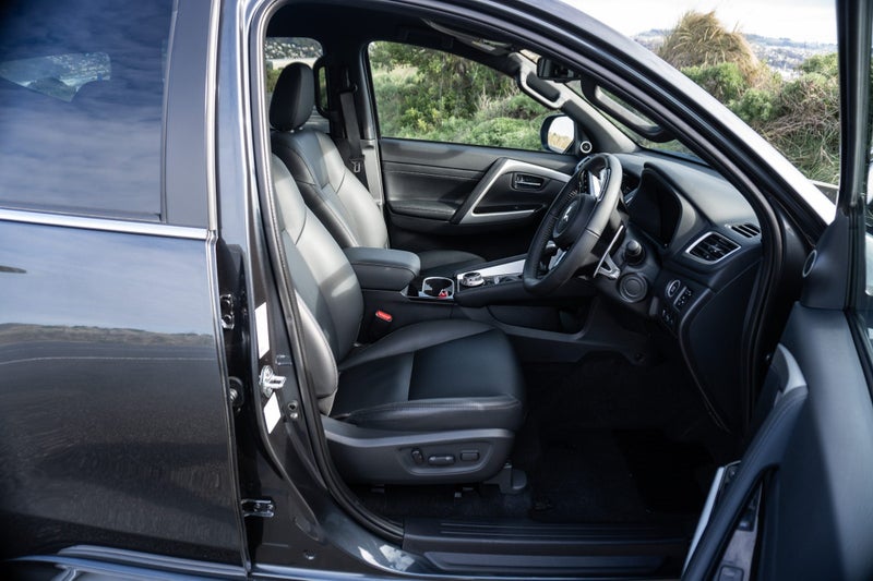 2025 Mitsubishi Pajero Sport VRX 2.4D 4x4 8-sp... image 5