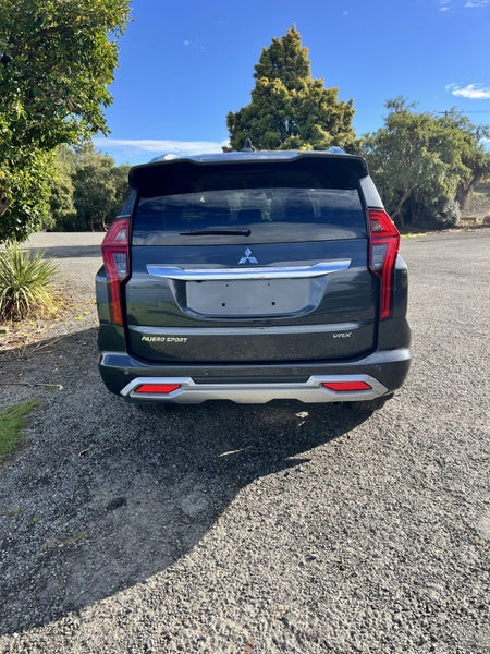 2025 Mitsubishi Pajero Sport VRX image 4