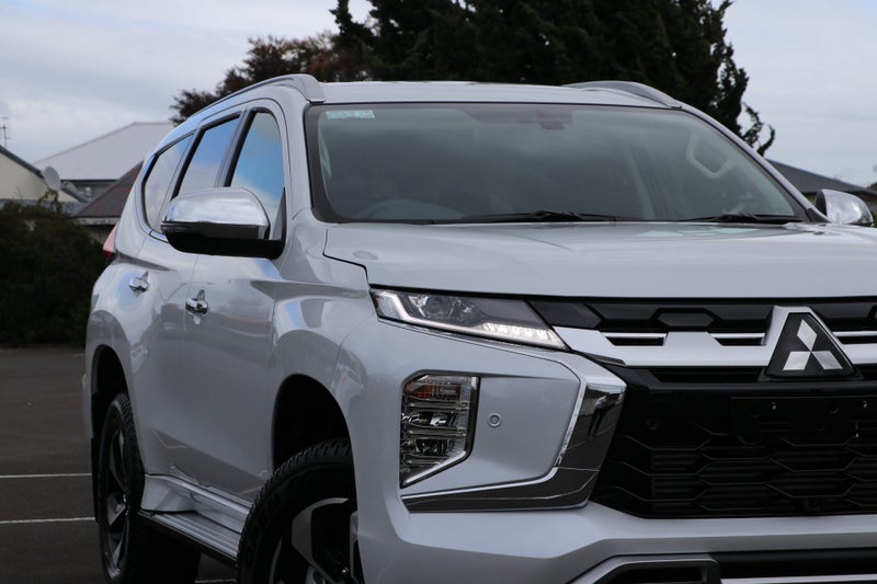 2025 Mitsubishi Pajero Sport VRX 4WD image 5