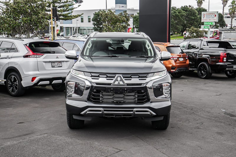 2025 Mitsubishi Pajero Sport VRX 4WD image 5