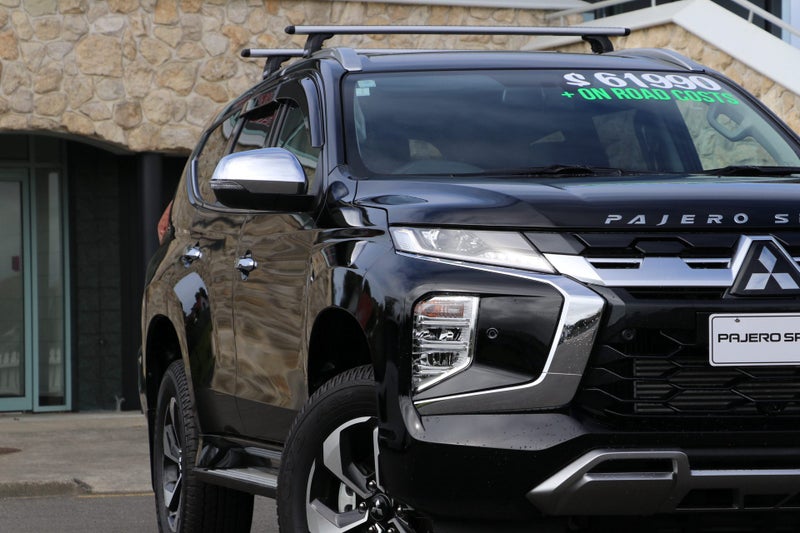 2025 Mitsubishi Pajero Sport VRX 4WD image 4