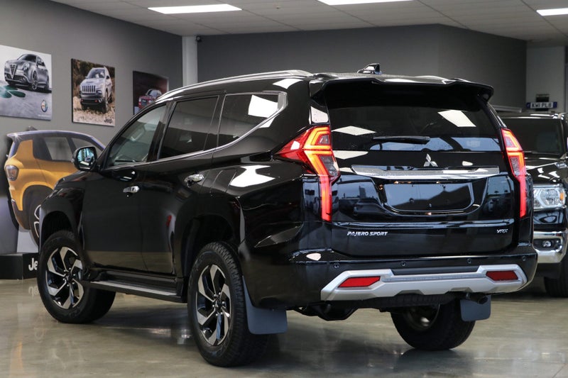 2025 Mitsubishi Pajero Sport VRX 4WD image 2