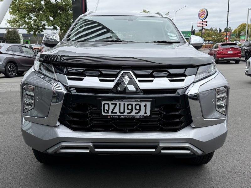 2025 Mitsubishi Pajero Sport VRX 4WD image 3