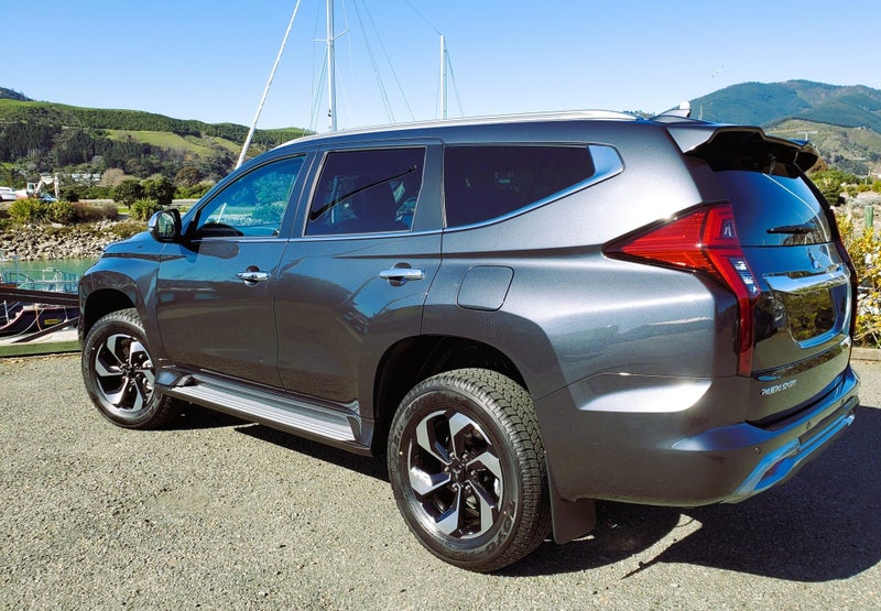 2025 Mitsubishi Pajero Sport VRX 4WD - IN STOCK image 3