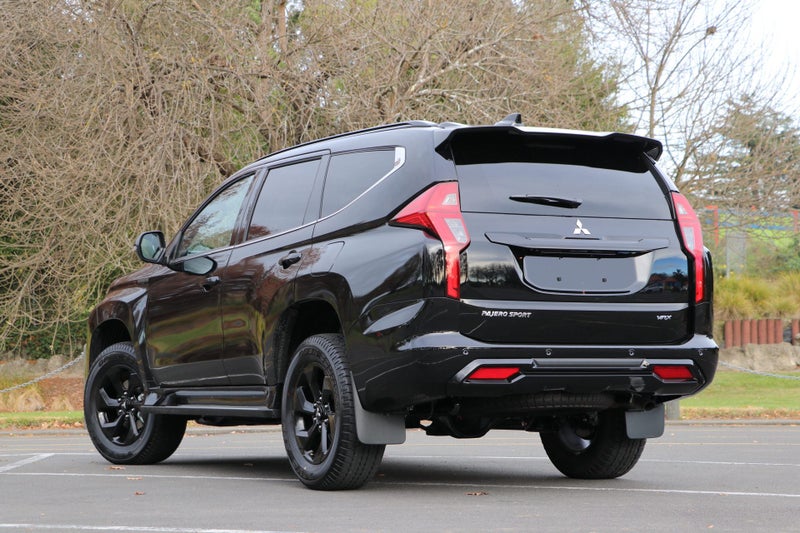 2025 Mitsubishi Pajero Sport VRX Black Edition 4WD image 2