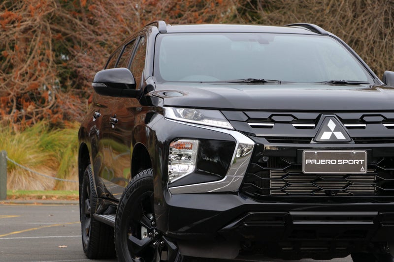 2025 Mitsubishi Pajero Sport VRX Black Edition 4WD image 5