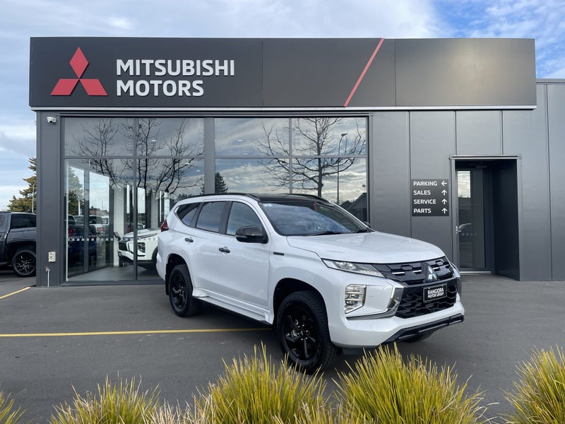 2025 Mitsubishi Pajero Sport VRX Black Edition... image 2