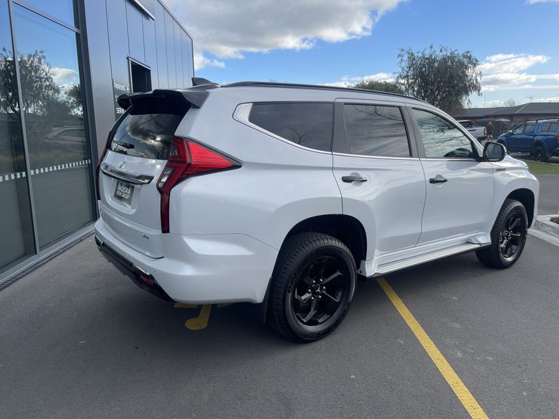 2025 Mitsubishi Pajero Sport VRX Black Edition... image 5