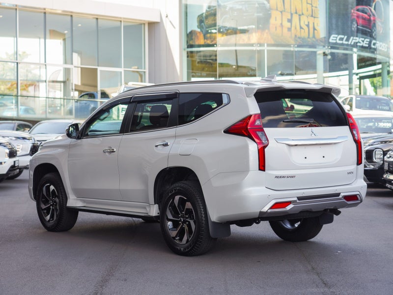 2025 Mitsubishi Pajero Sport VRX Demo 4WD image 2