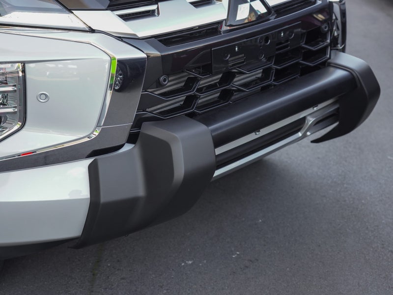 2025 Mitsubishi Pajero Sport VRX Demo 4WD image 3