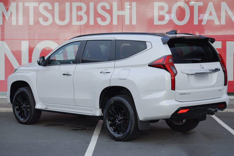 2025 Mitsubishi Pajero Sport VRXB 2.4 DIESEL 4W... image 3