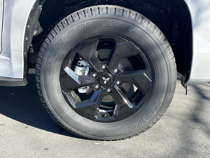 2025 Mitsubishi Pajero Sport Vrxb 2.4D/4Wd/8At - image 5