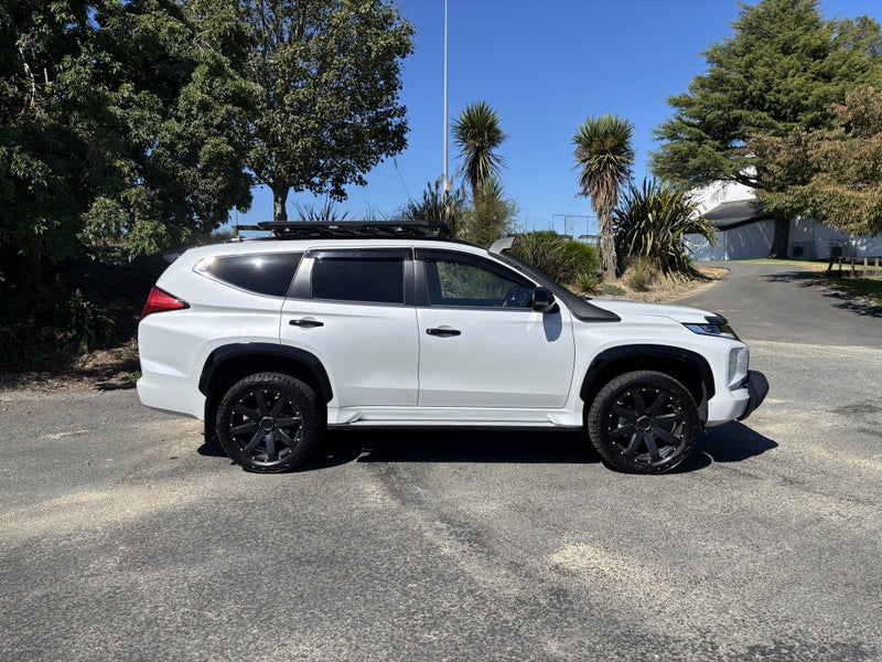 2025 Mitsubishi Pajero Sport VRXB 2.4D/4WD/8AT... image 3