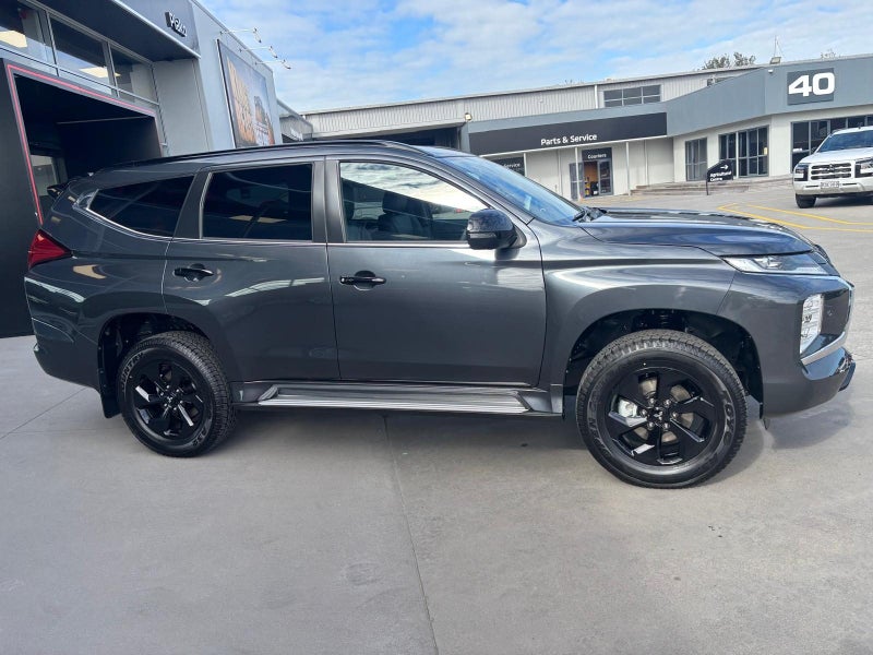 2025 Mitsubishi Pajero Sport VRXB 4WD image 2