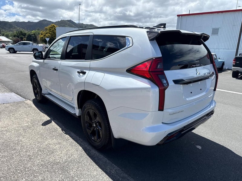 2025 Mitsubishi Pajero Sport VRXB Black Edition image 5