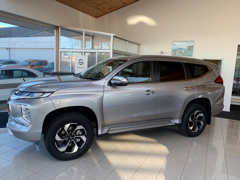 2025 Mitsubishi Pajero VRX 2.4D/4WD/8AT image 3