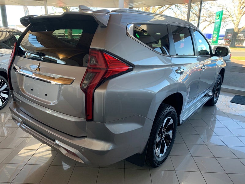 2025 Mitsubishi Pajero VRX 2.4D/4WD/8AT image 5