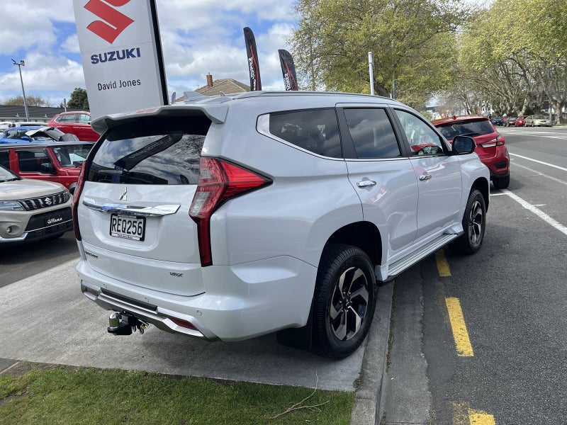 2025 Mitsubishi Pajero VRX Sport image 5