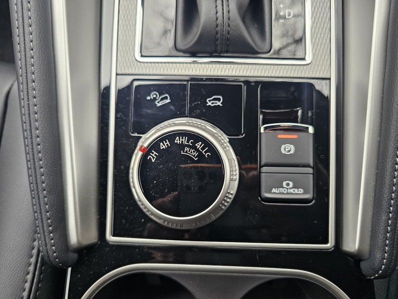 2025 Mitsubishi Pajero VRXB 2.4D/4WD/8AT image 3
