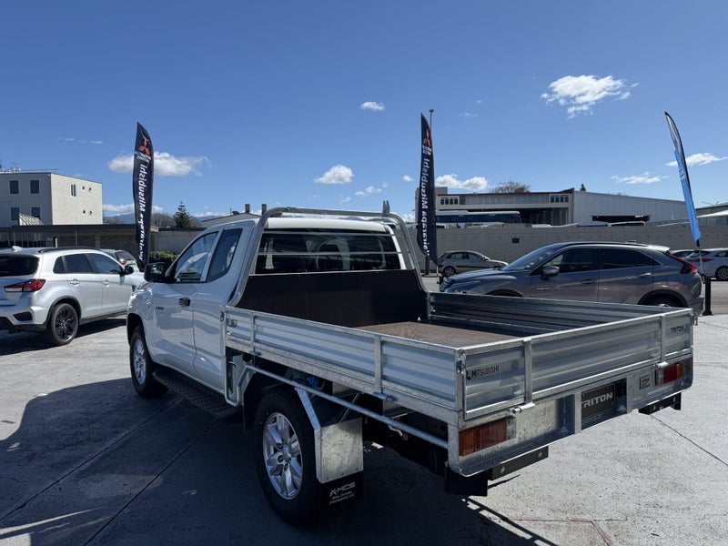 2025 Mitsubishi Triton C/C CH GLX 4WD 6AT image 3