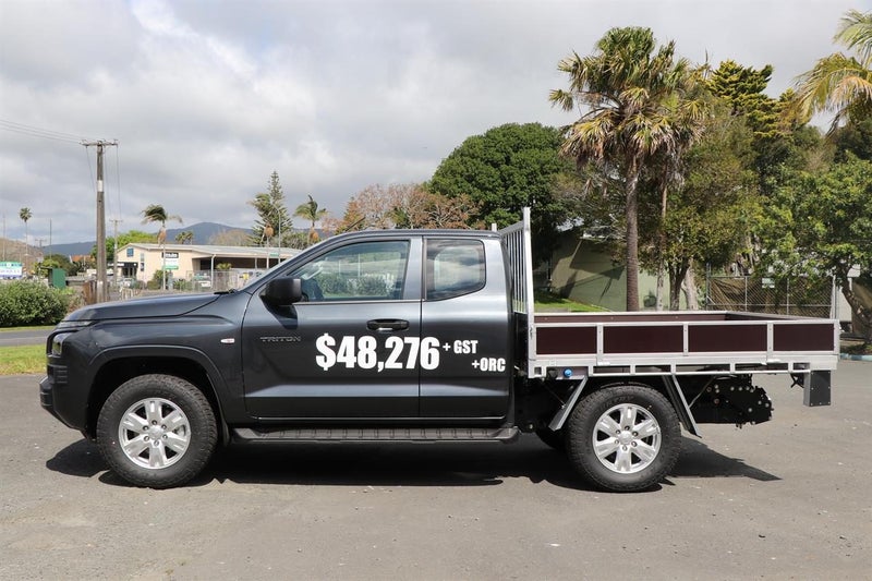 2025 Mitsubishi Triton CC C GLX 4WD 6AT 2.4 image 4