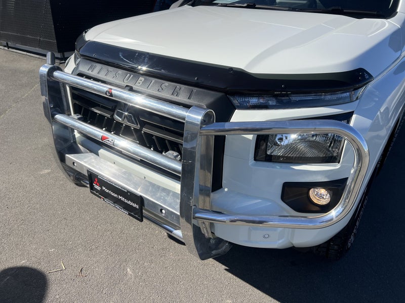 2025 Mitsubishi Triton CC CH 2.4D GLX 4WD 6AT image 5
