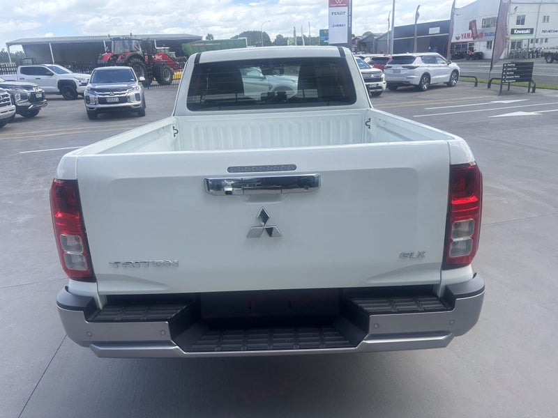 2025 Mitsubishi Triton CC GLX 4WD image 4