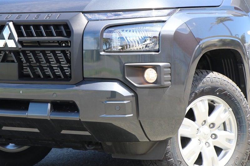 2025 Mitsubishi Triton CC GLX 4WD 6AT 2.4DT image 3