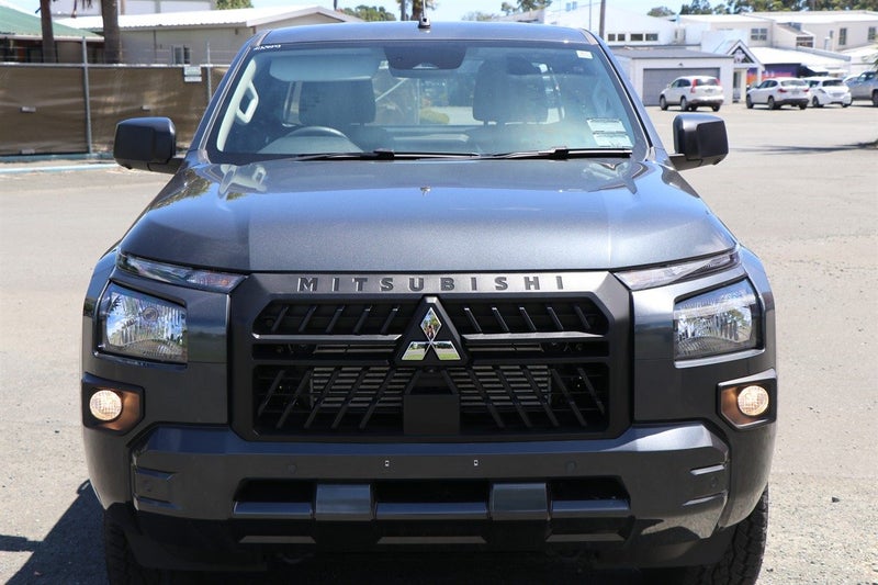 2025 Mitsubishi Triton CC GLX 4WD 6AT 2.4DT image 4