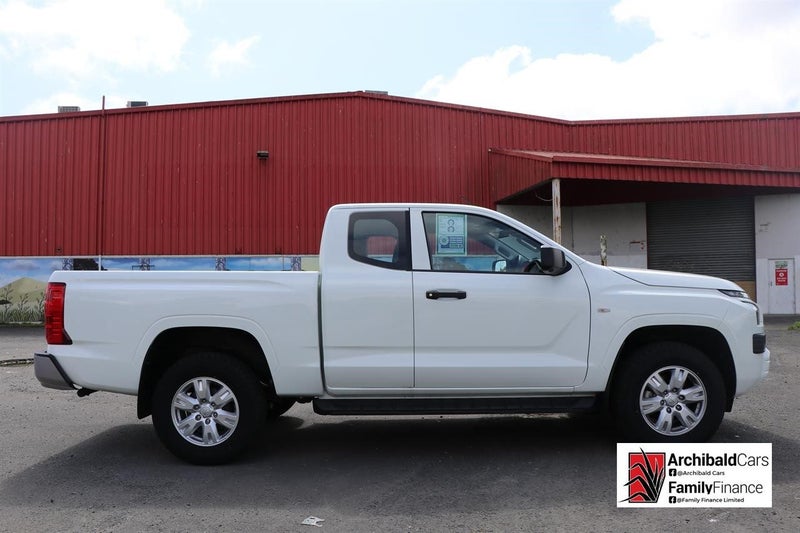 2025 Mitsubishi Triton CC GLX 4WD 6AT 2.4DT image 5