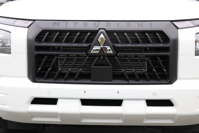 2025 Mitsubishi Triton CC GLX 4WD 6AT 2.4DT image 2