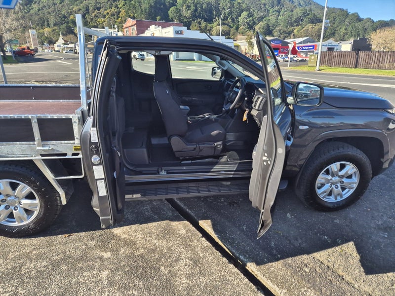 2025 Mitsubishi Triton CC GLX 4WD F/D image 2