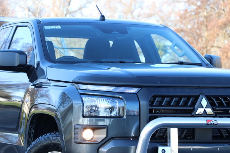 2025 Mitsubishi Triton Club Cab GLX 4WD 6AT 2.4DT image 4