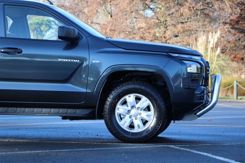2025 Mitsubishi Triton Club Cab GLX 4WD 6AT 2.4DT image 5