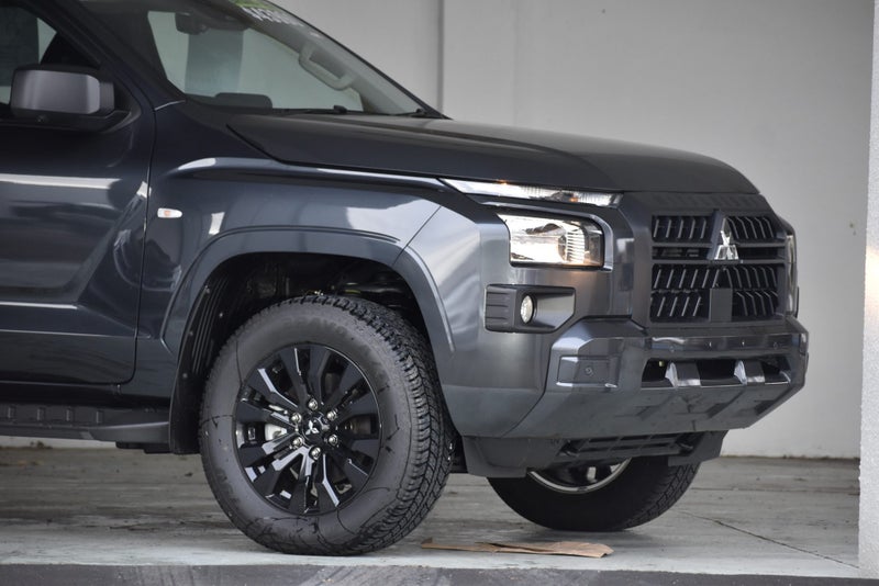 2025 Mitsubishi Triton D-Cab GLX 6At 2WD Auto image 4