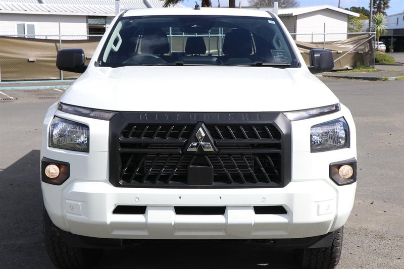 2025 Mitsubishi Triton DC C GLX 4WD 6AT 2.4 image 2