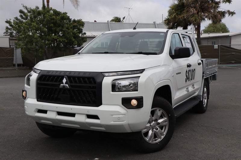 2025 Mitsubishi Triton DC C GLX 4WD 6AT 2.4 image 1