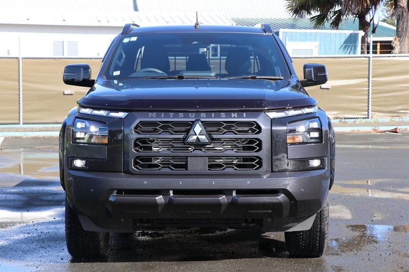 2025 Mitsubishi Triton DC C VRX 4WD 6AT 2.4 image 2