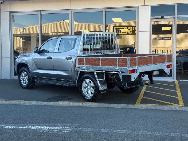 2025 Mitsubishi Triton DC CH 2.4D GLX 4WD 6AT -... image 4