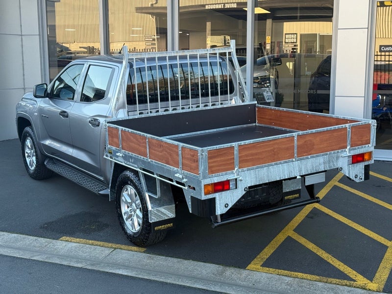 2025 Mitsubishi Triton DC CH 2.4D GLX 4WD 6AT -... image 5