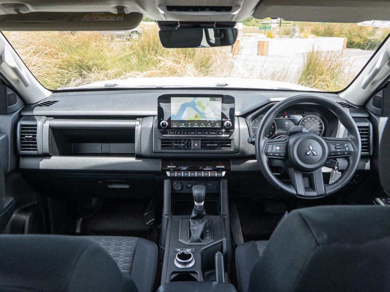 2025 Mitsubishi Triton DC CH 2.4D GLX 4WD Bi-Tu... image 2