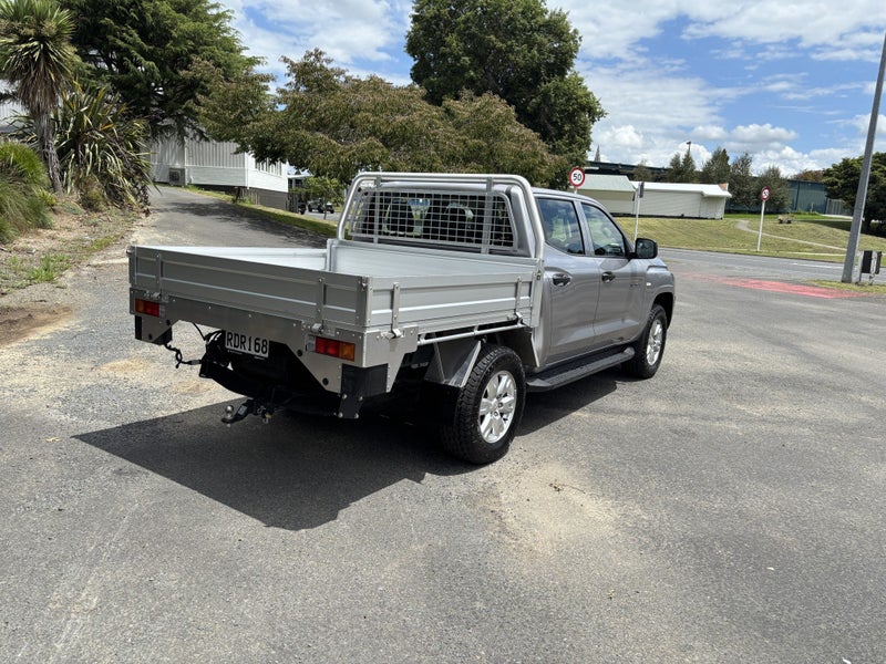 2025 Mitsubishi Triton DC CHASSIS GLX 4WD 6AT 2... image 5
