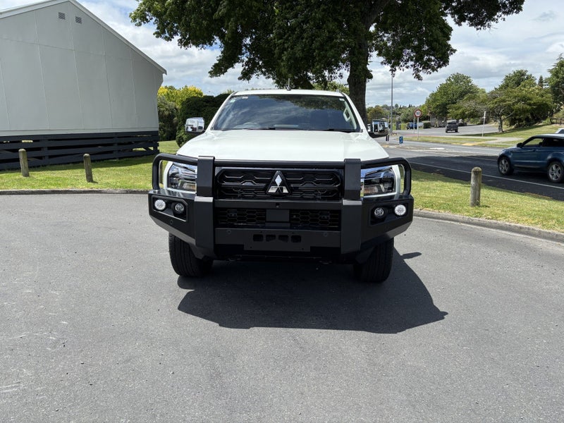 2025 Mitsubishi Triton DC CHASSIS GLXR 4WD 6AT... image 2