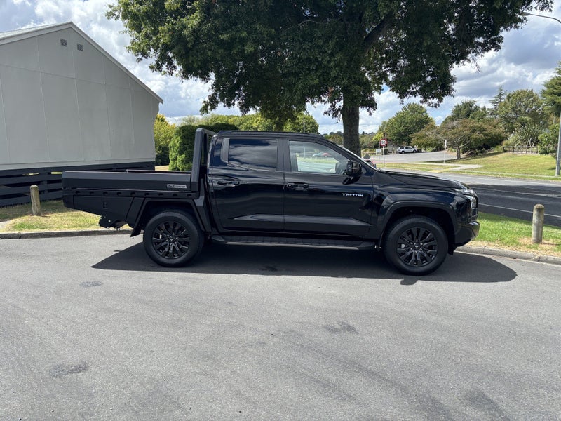 2025 Mitsubishi Triton DC CHASSIS VRX 4WD 6AT 2... image 3