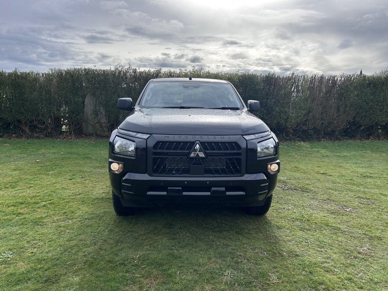 2025 Mitsubishi Triton DC GLX 4WD 6AT 2.4D - Ne... image 2
