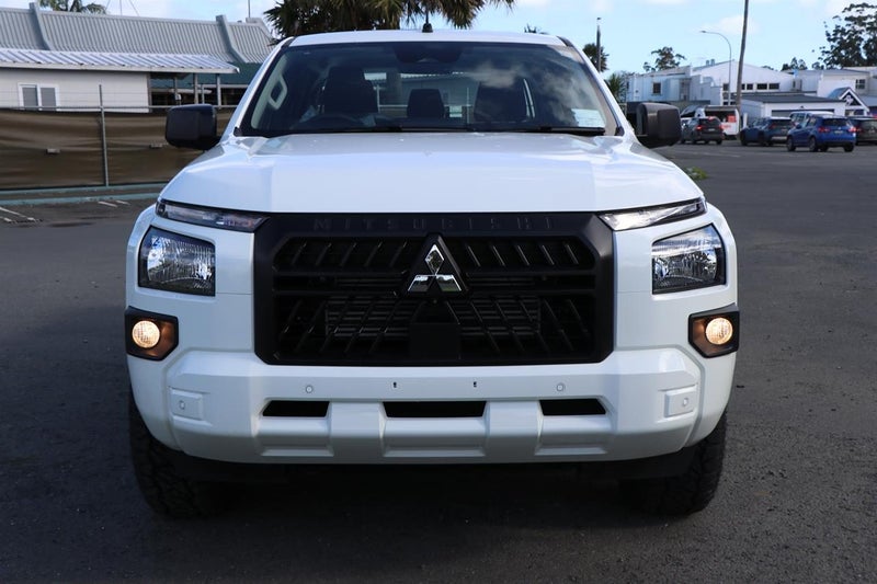 2025 Mitsubishi Triton DC GLX 4WD 6AT 2.4DT image 2