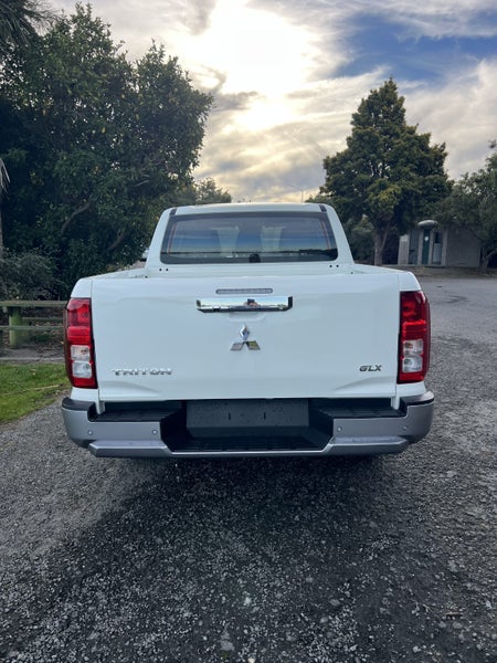 2025 Mitsubishi Triton DC GLX 4WD 6AT image 4